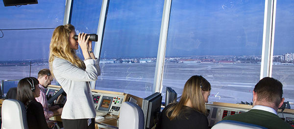 Cómo ser controlador aéreo Requisitos y sueldo