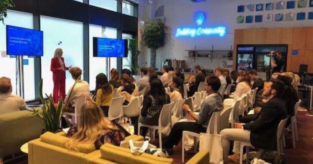 Cómo Trabajar en Facebook en 2023 Requisitos y Ofertas