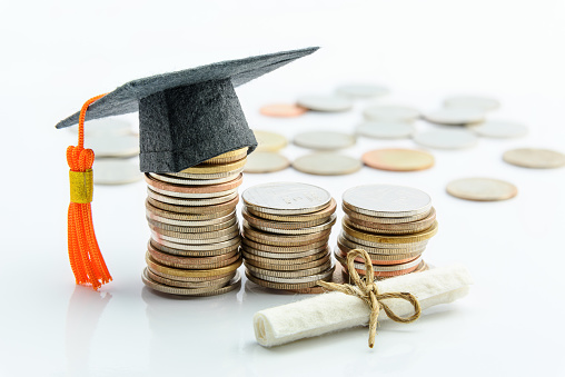 Cómo financiar tu carrera de doctorado