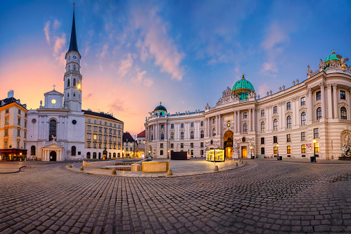 Trabajar en Austria: dónde buscar trabajo, y cómo preparar mi currículum