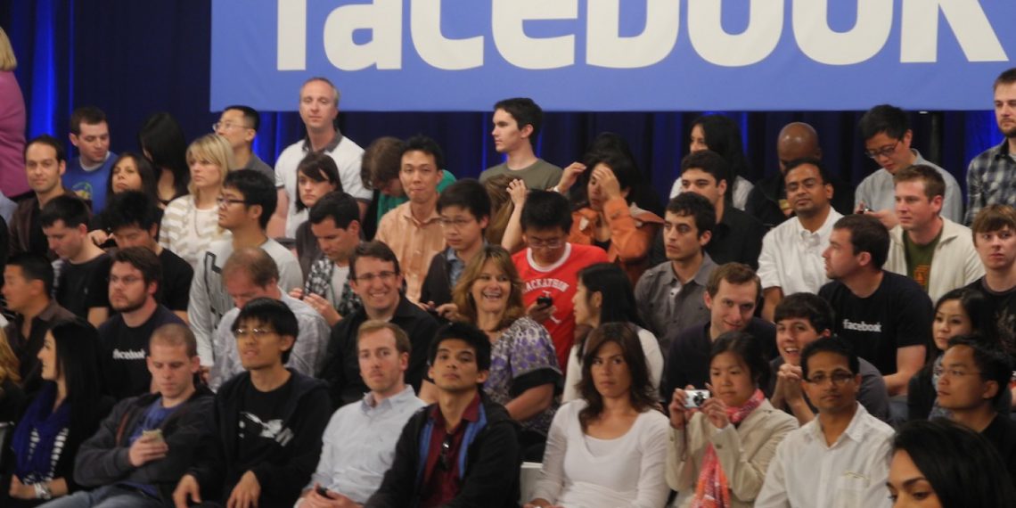 Cómo Trabajar en Facebook en 2023 Requisitos y Ofertas