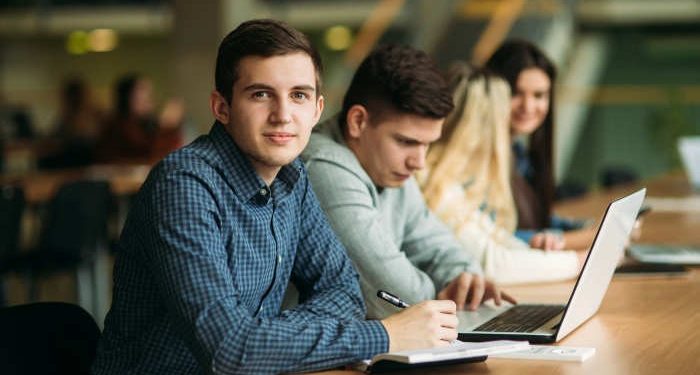 Ayudas económicas para jóvenes