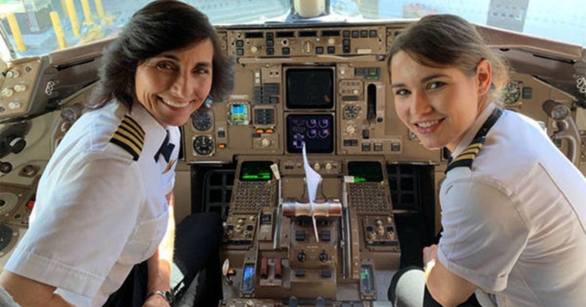 ser piloto comercial en España