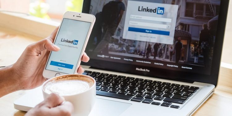 Cómo buscar empleo en LinkedIn