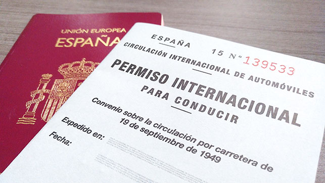 Cómo sacarse el carné de conducir internacional