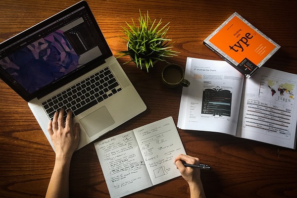 Cursos, talleres, grados, expertos y másters para cursar on-line en España