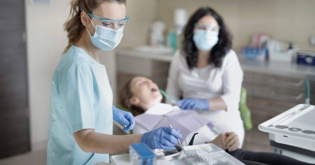Higienista dental Formación, Funciones y Sueldo