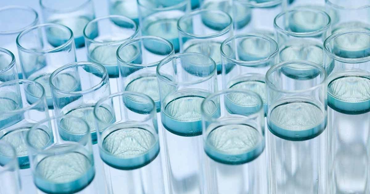 agua destilada