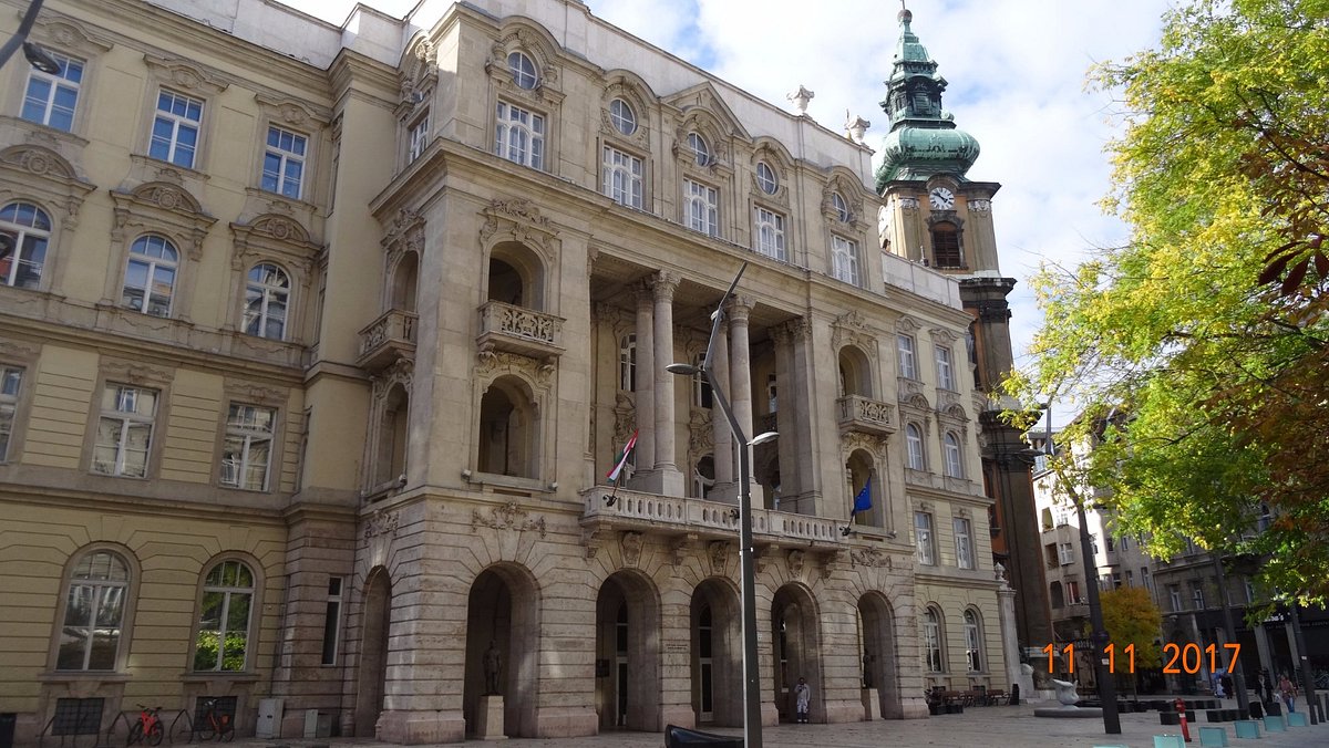 Universidad Eötvös Loránd