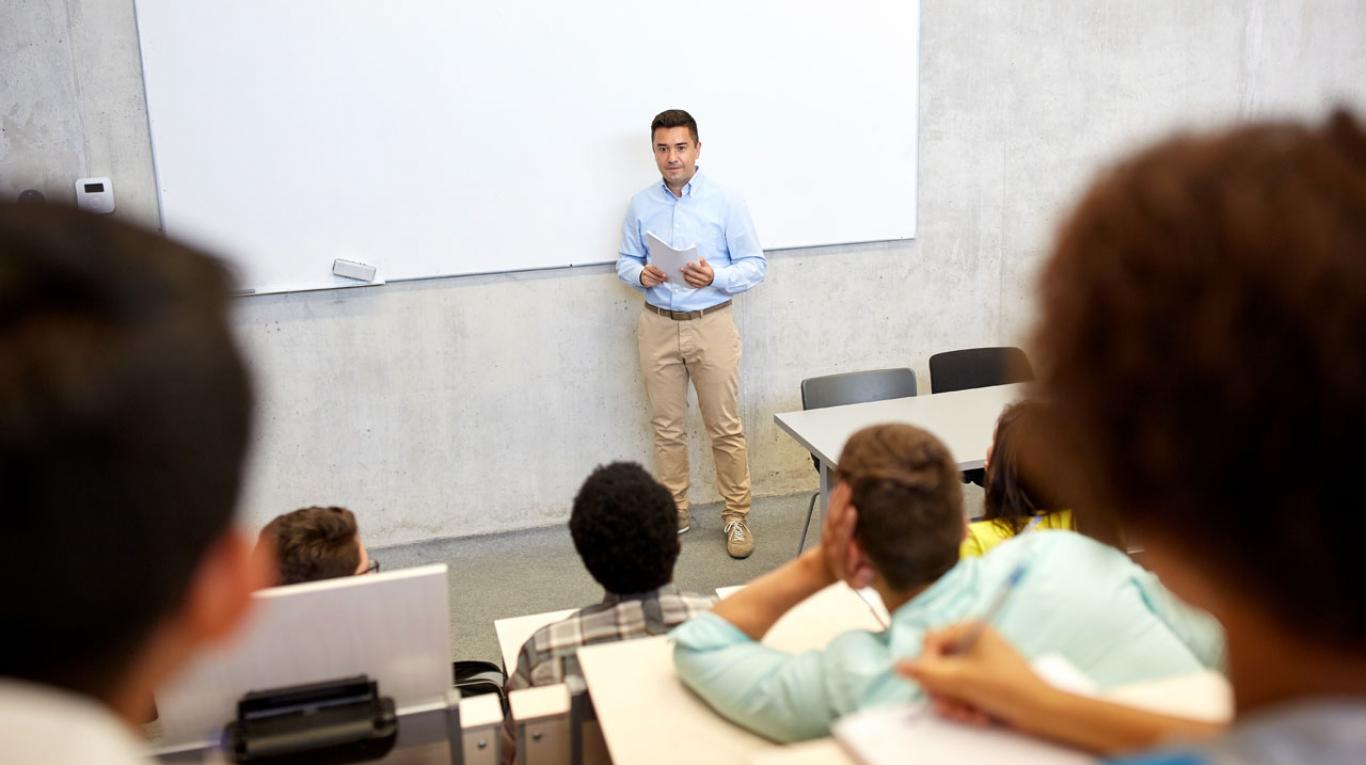 Profesor Asociado Universidad