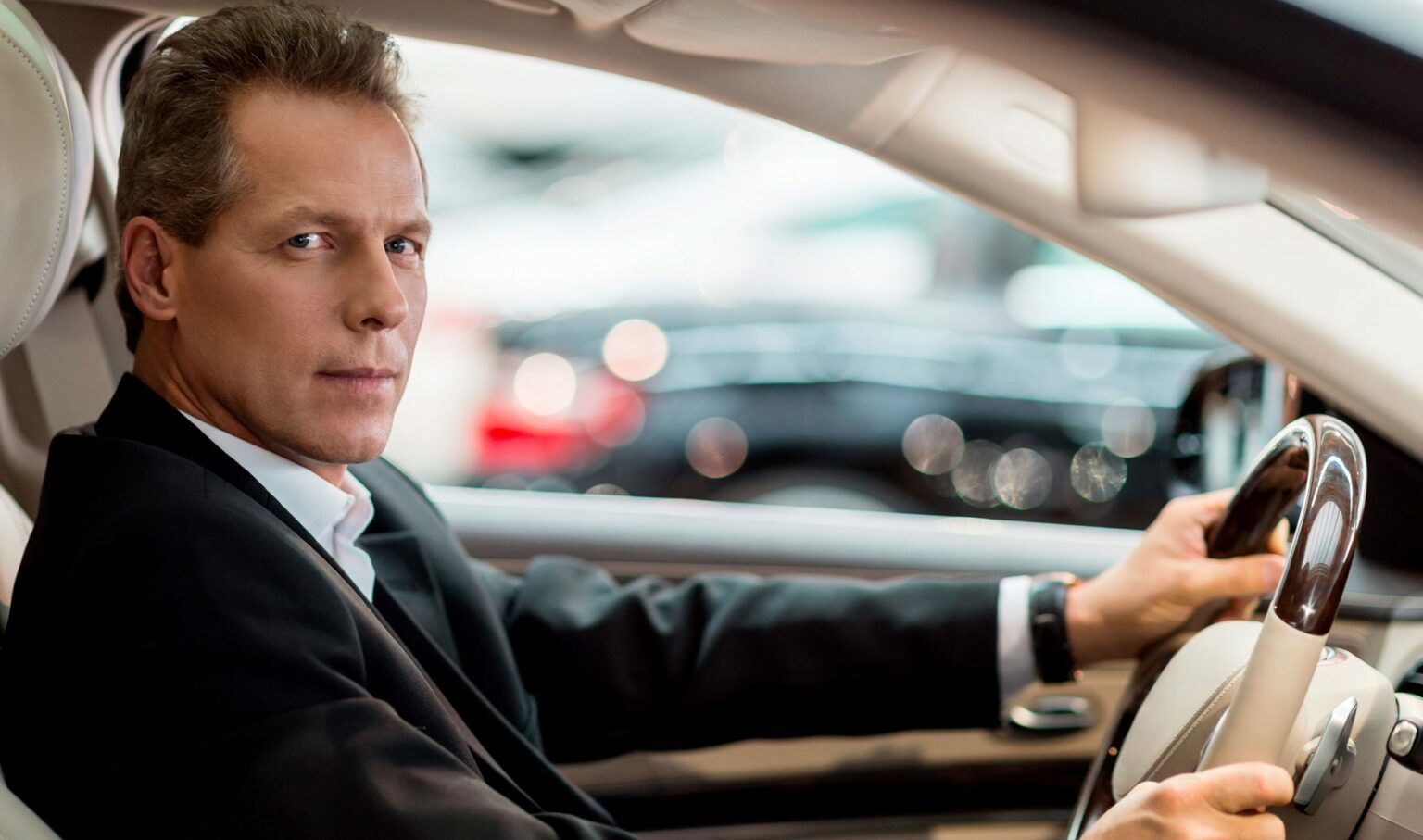 Trabajar de chófer privado - requisitos y licencia VTC