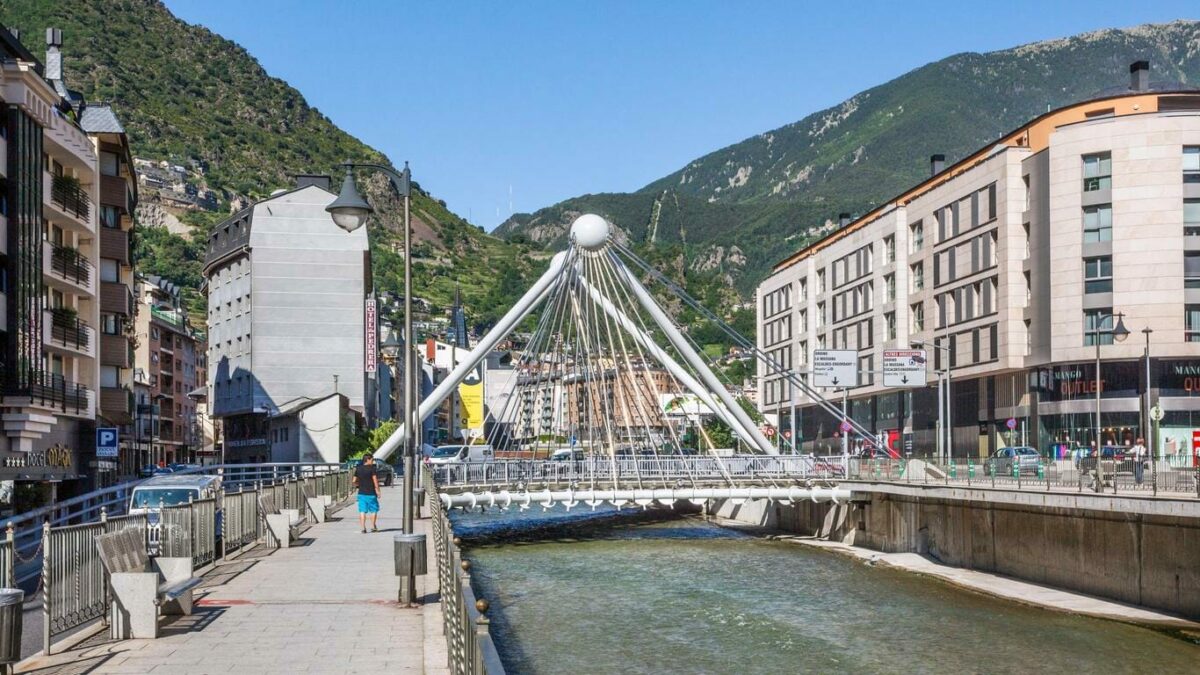 Microsoft Drops After Earnings—Why the Bull Case Holds visual data 7